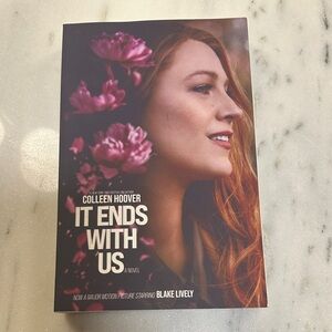 It Ends With Us by Colleen Hoover Book
